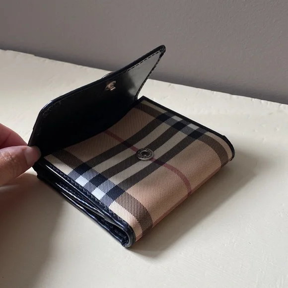 Burberry Wallet - Picture 2 of 5